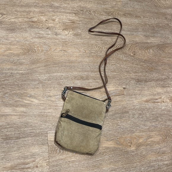 Cross body purse - Picture 2 of 3